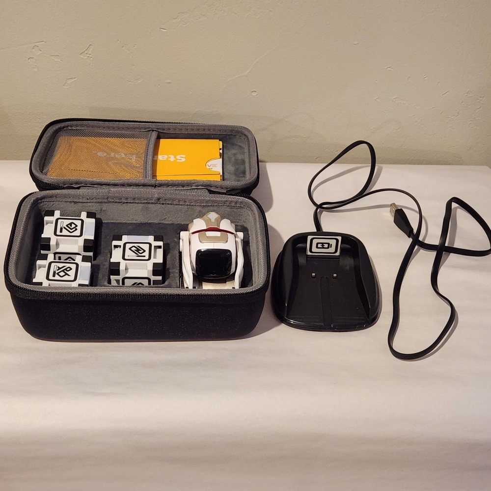 Anki Cozmo Robot Toy with 3 Interactive Cubes & Carrying Case original OG